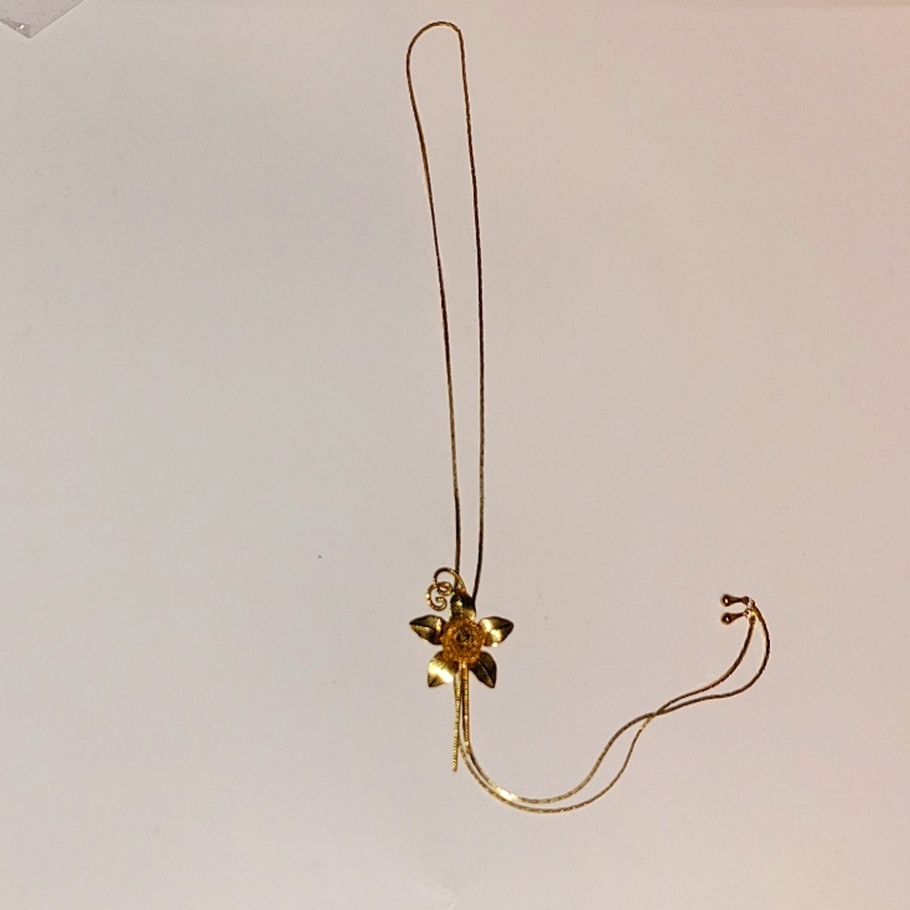Flower necklace